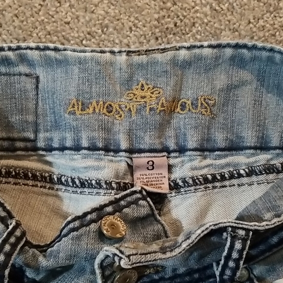 Ripped Jeans - Picture 6 of 6